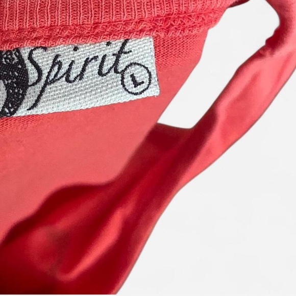 Shell Graphic Tank Top - Picture 2 of 2